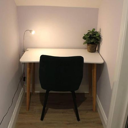 5 Star Apartment Londra Dış mekan fotoğraf